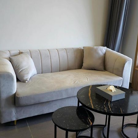 The Luxe Living Hotel Ноида Екстериор снимка