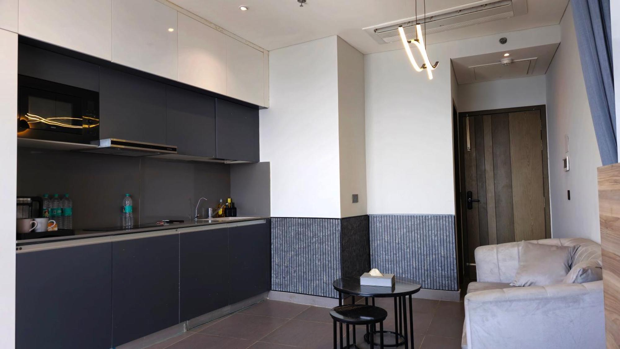 The Luxe Living Hotel Ноида Екстериор снимка